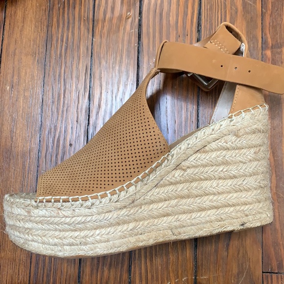 NWOT Marc fisher wedges - Picture 4 of 4